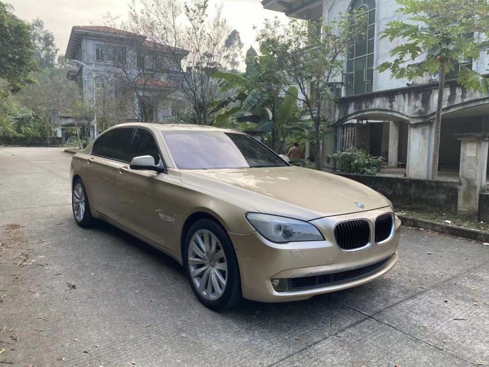 2012年宝马750li售价12万奢华非凡体验