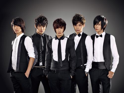 令人唏嘘至上励合队长张远复出失败沦落到小县城街边商演