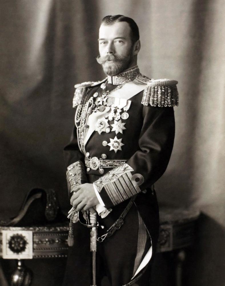 一战欧洲帝王照片:图四皇帝被灭门,图六做四十多年傀儡