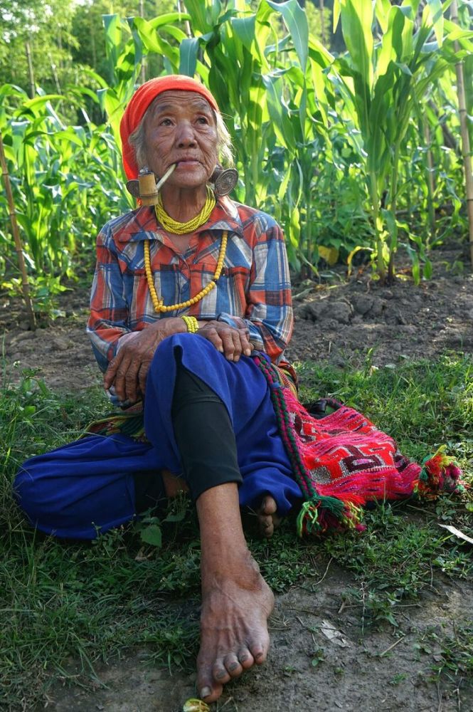 西藏僜人的特殊习俗不过年不过节女人生孩子所有人停止劳动