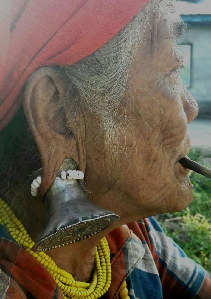 西藏僜人的特殊习俗不过年不过节女人生孩子所有人停止劳动