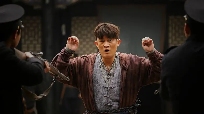 杨志刚|靠兄上位，演多部戏仍无演技？“玛丽苏王子”杨志刚被误解的半生