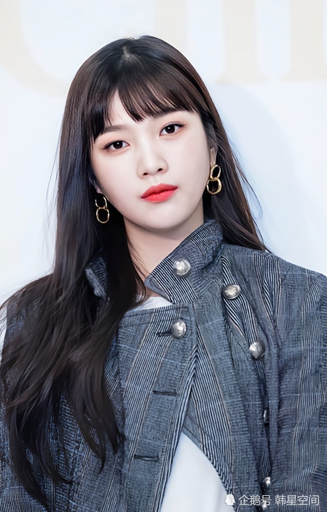 redvelvet朴秀荣,真是性感炸弹秋冬穿搭美如仙,冷清气质很关键!