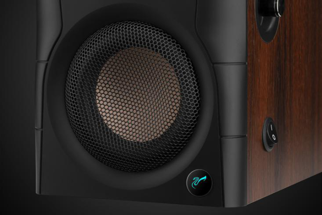 桌面近场hifi新传奇-hivi-swans d100蓝牙有源音响