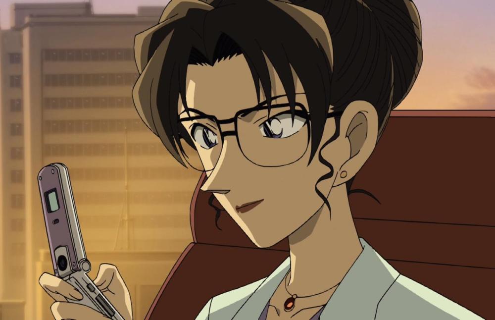 里,小五郎如果解不开一件案子,小兰就有生命危险,所以他给妃英理打