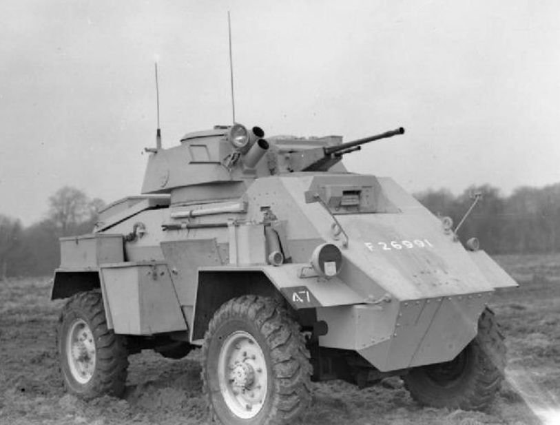 当时装备贝莎机枪的英国坦克和装甲车可是不少,战争初期的玛蒂尔达Ⅱ