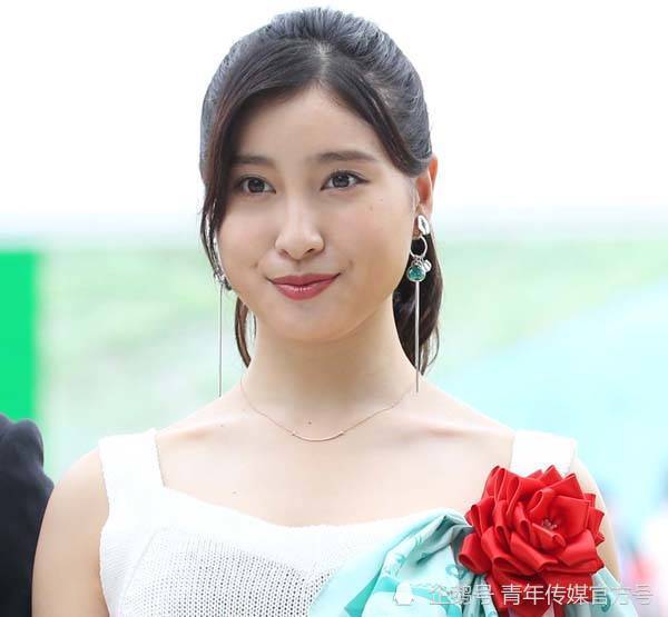 土屋太凤擅长自然演绎纯洁的努力家等身大小的角色