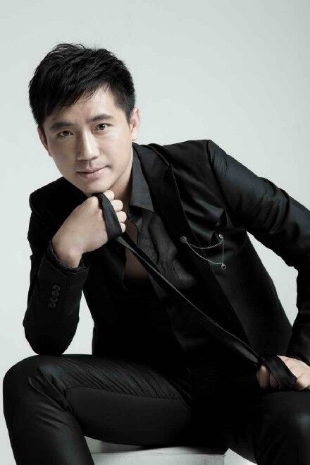 《外来媳妇本地郎》当中康祈耀扮演者彭新智,剧中的第一帅哥_腾讯新闻