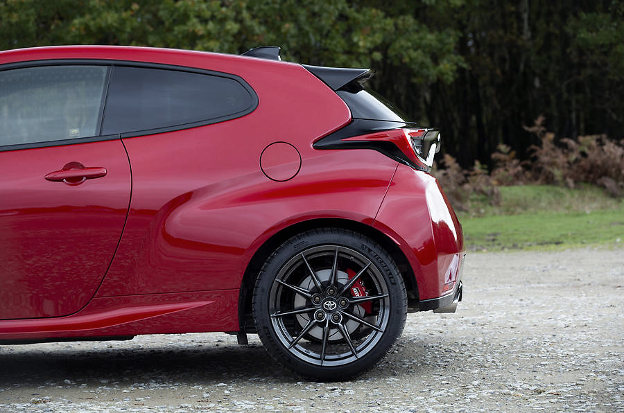 2020年丰田gr yaris高性能小钢炮:三缸也能很好玩