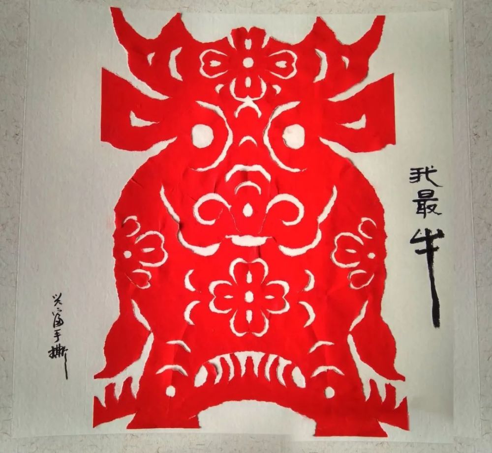 进博会上的纸上生花