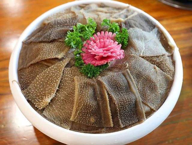 毛肚火锅味鲜麻辣汤汁浓醇食者可自烫自食别有风味