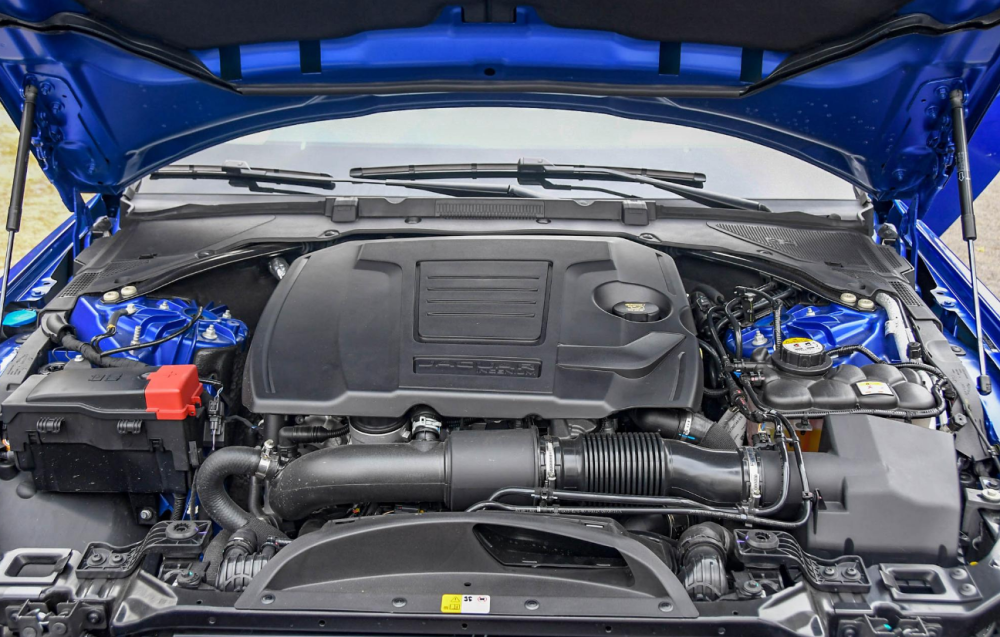 不喜欢街车要求精致而且动力强不妨看看顶配版捷豹xel