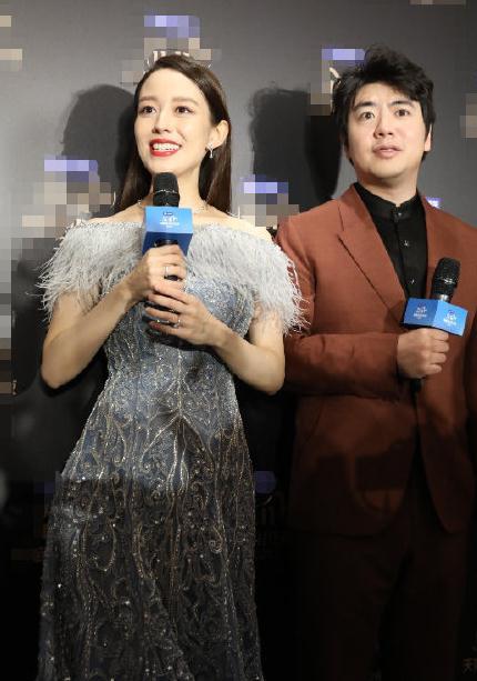 吉娜挺6个月孕肚现身生图如仙女郎朗炫耀娇妻腰围无变化