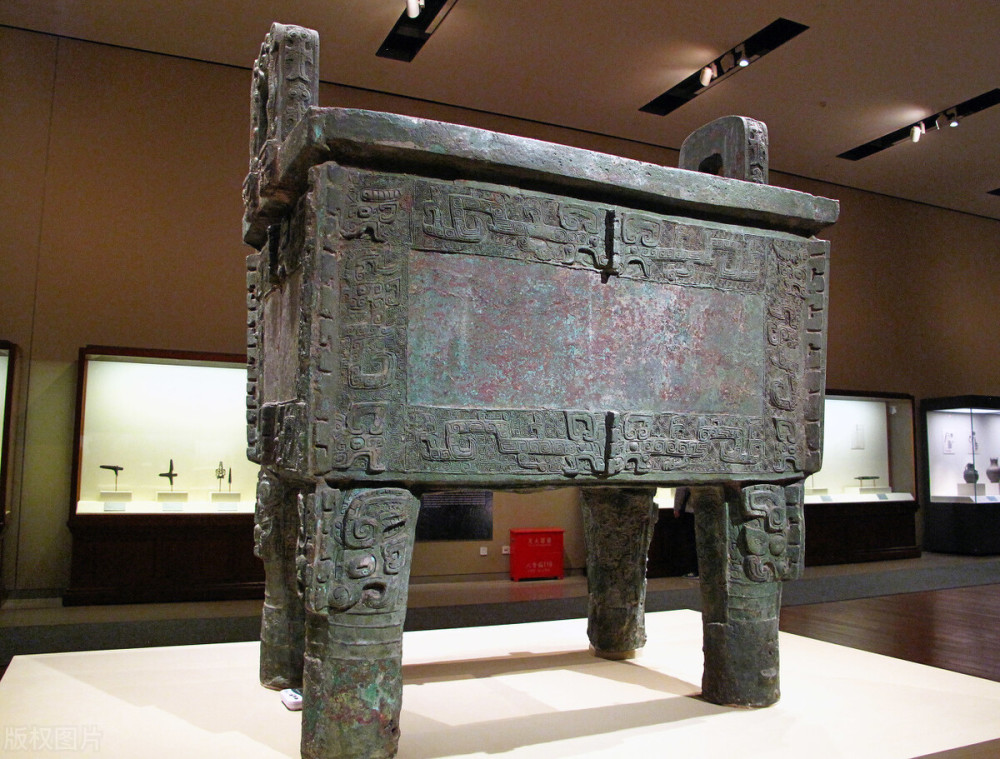 一次衰败;小甲死后,由于继任的两位商王都是小甲的弟弟(雍己 和 太戊)