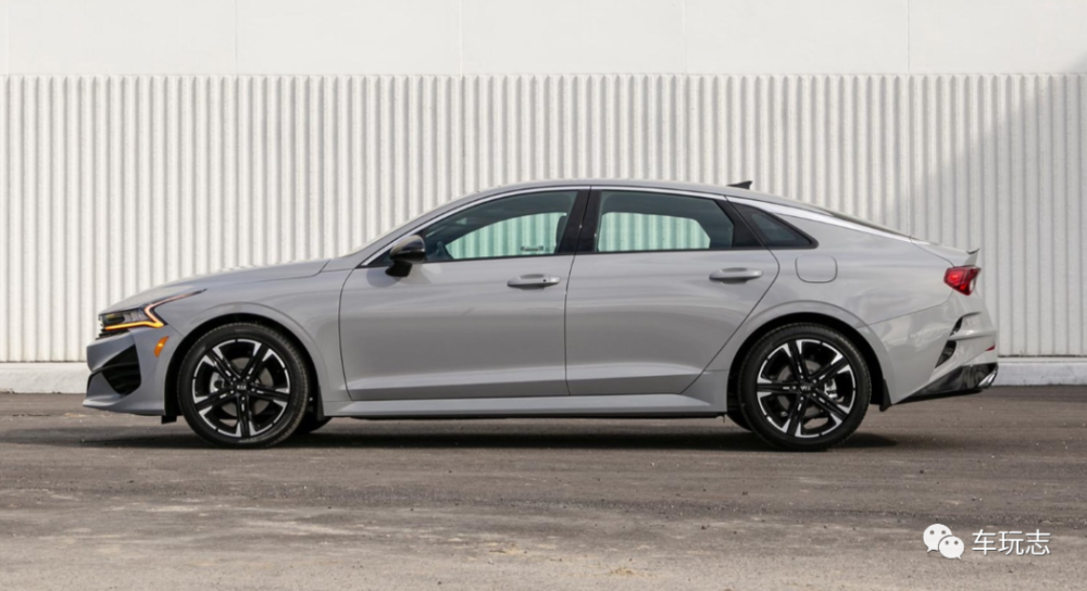 2021年起亚k5:对抗日系中型轿车市场上不可或缺的产品