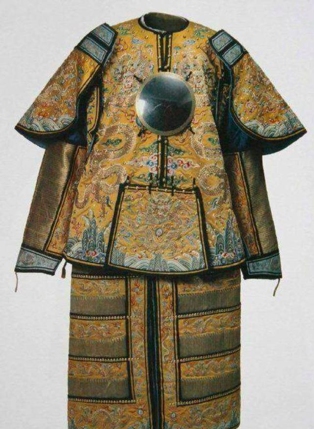 清朝皇帝平时穿什么,服饰也是多种多样_腾讯新闻