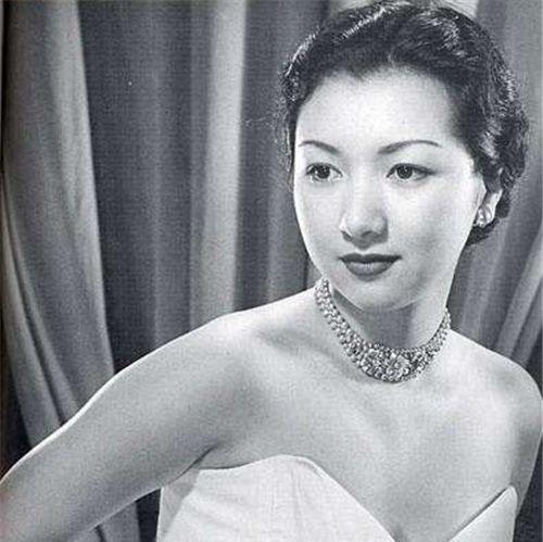 日本首位女黑老大带领手下血洗一街黑帮晚年因何凄凉离世