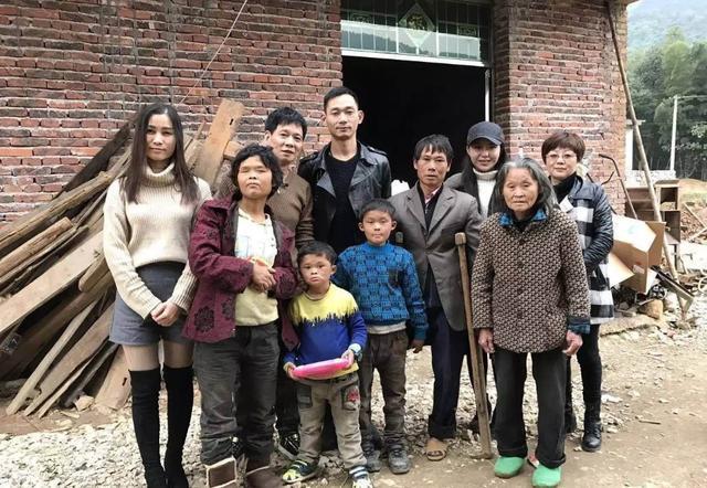 长得很像马云 爆红后美女保姆管吃住 12岁的小马总如今怎样了 范小勤 马云