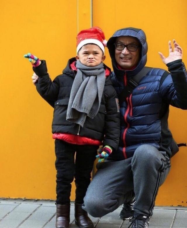 长得很像马云,爆红后美女保姆管吃住,12岁的小马总如今怎样了