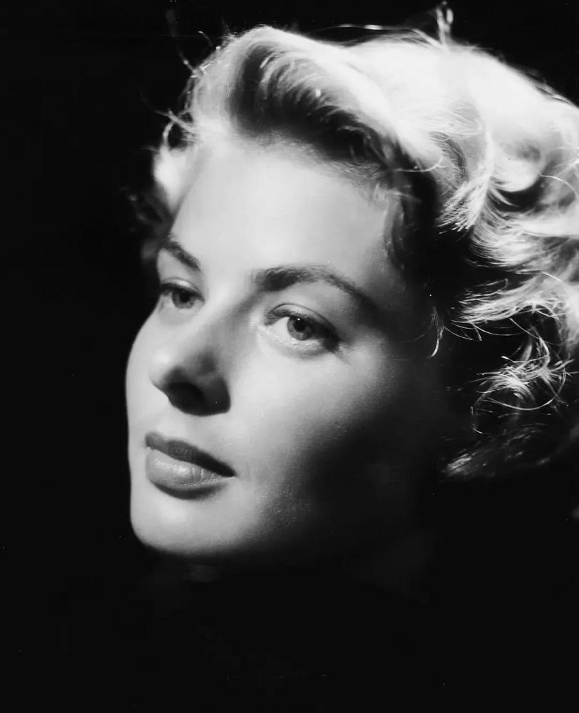 好莱坞女星有些依然优雅,有些富态,她们的美永远留在了荧幕上