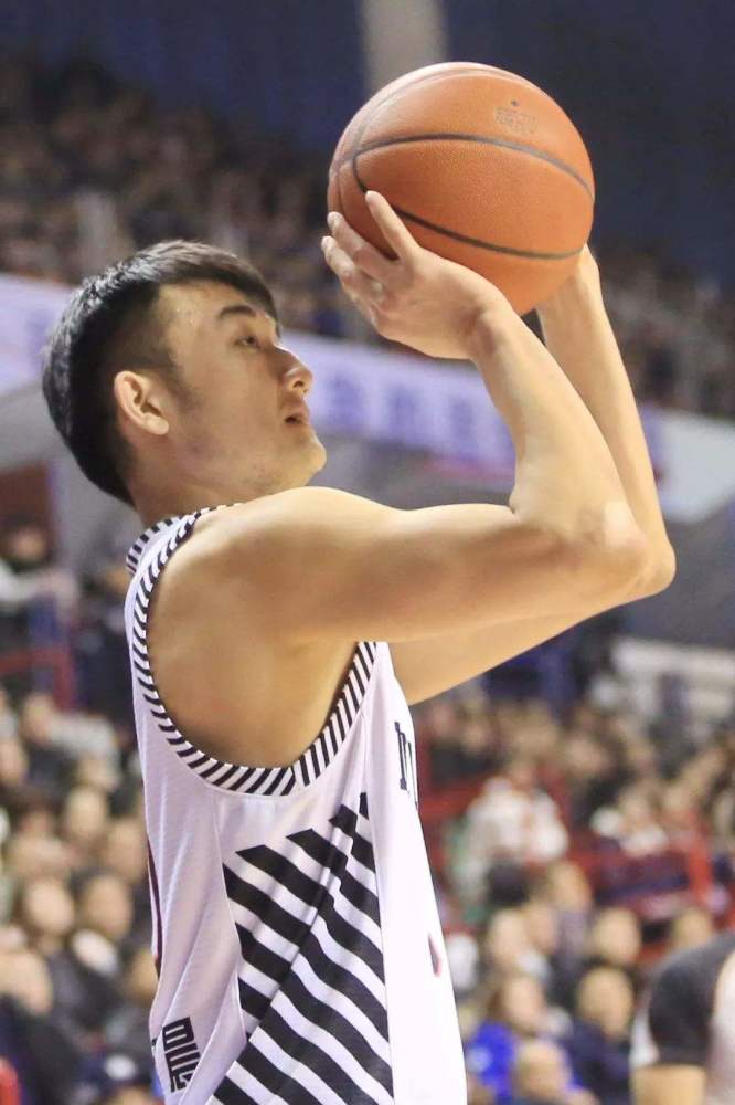 单场十记三分丛明晨惊艳全场