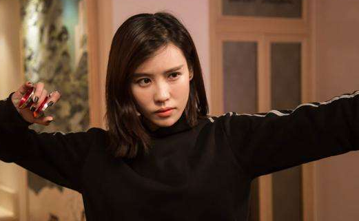 出道即巅峰的她便在当时爆红的一部剧《雪域迷城》中的女主角舞阳公主