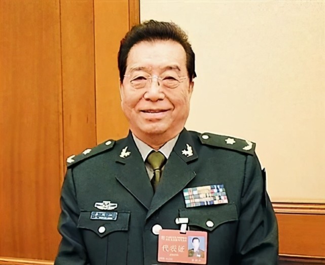 李双江妻子梦鸽呼吁大家对儿子李天一 宽容 引网友不满 李天一 李双江 梦鸽