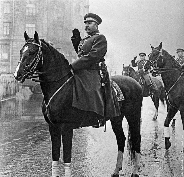 苏联首批五大元帅三位被清洗这位却没人敢动活了90岁