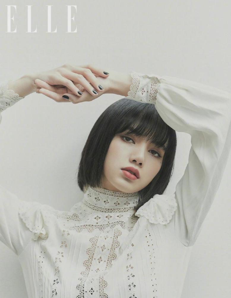 lisa封面大片曝光短发造型气场强大超吸睛不愧是人间芭比