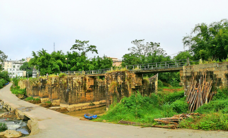还有白面嶂紫微宫(市级文保),石达开祖居地,徐傅霖故居(省级文保),浰