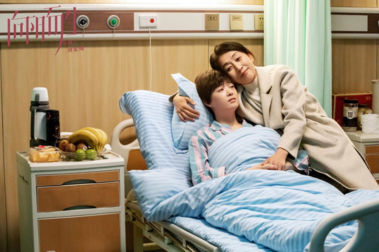 《向阳而生》 熊顿癌症急恶化 好友陪伴剃光头