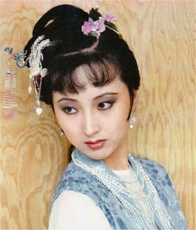 《红楼梦》中有诸多线索表明,香菱其实就是黛玉命运的缩影_腾讯新闻