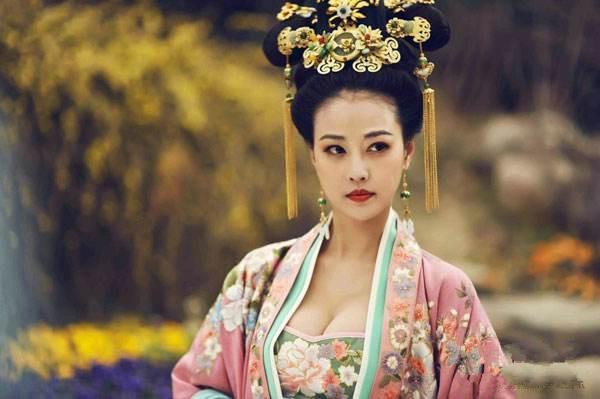 唐朝最美的公主,未婚先孕,嫁为人妇后,将自己的夫君与母亲共享