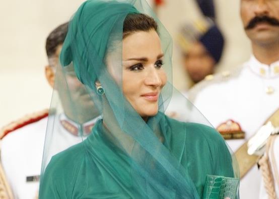 第3位,谢赫·莫扎,卡塔尔前任国王哈马德的妻子,现任"皇太后",她不仅