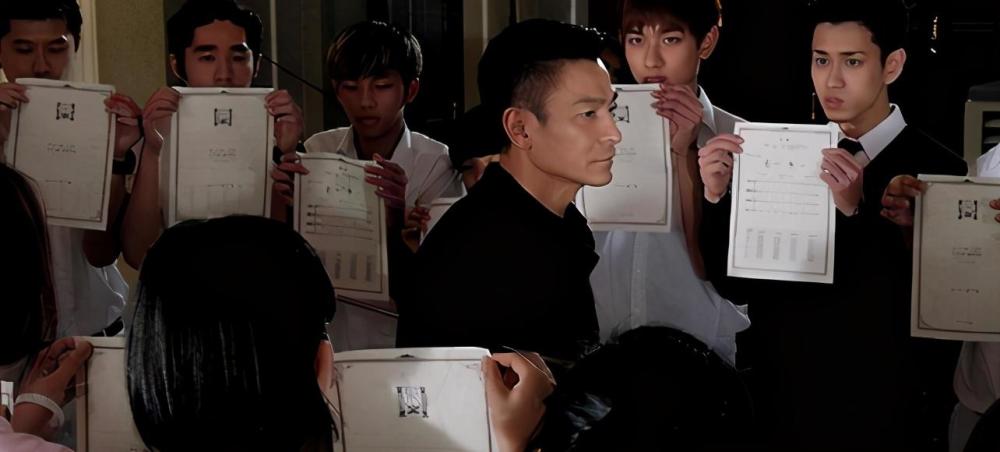 刘德华拍戏现场细节曝光,脾气暴躁情绪崩溃,吓坏群演却被指敬业