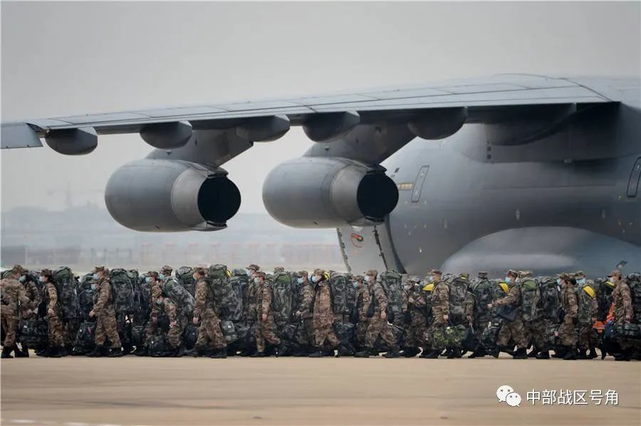 将287人安全接运至祖国首都北京 2020年2月13日 11架运输机陆续降落在