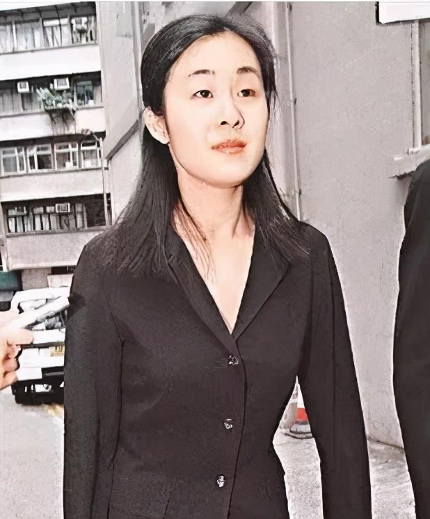 她5次拒绝刘銮雄求婚,却甘愿为60岁富豪生孩子,她到底图什么