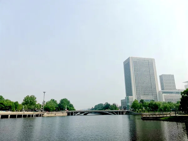 圍繞墨水河,龍泉河實施了兩河綜合整治,建設兩岸大型城市綠道約30公里