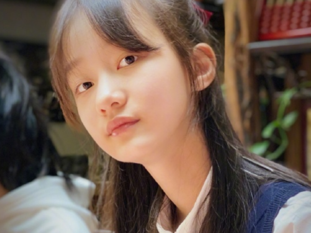 "温宜公主"悄悄长大,五官清秀不算啥,看清身材:气质女神诞生!