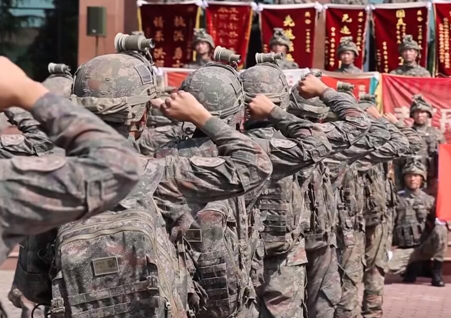 星空迷彩的一大特色:按地域类型配发,效果果然非常棒