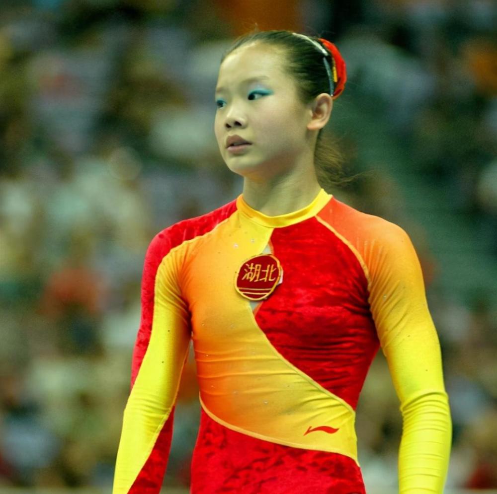 "体操女皇"程菲,退役后体重暴涨70斤貌似大妈,32岁仍孤身一人