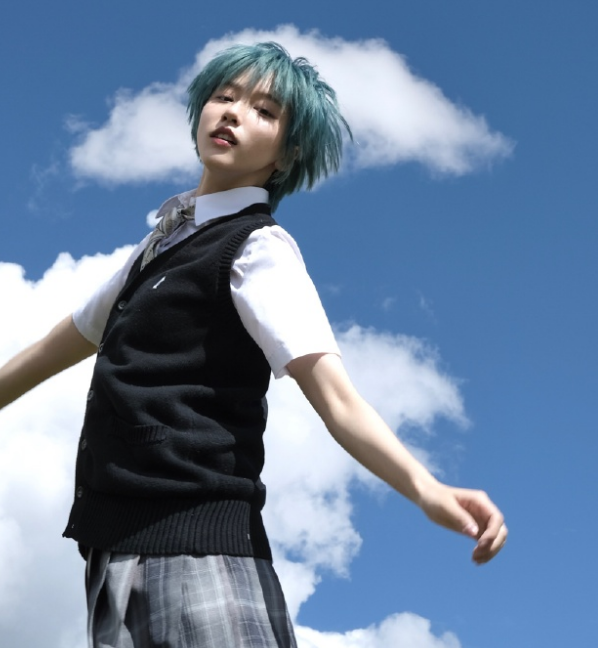 诸葛大力近照大变样,挑战穿jk裙秀美腿,这还是你认识的她?