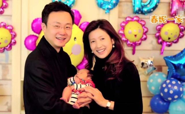 神仙眷侣北京台主持春妮高调秀恩爱骄傲晒主播老公刚强弹钢琴