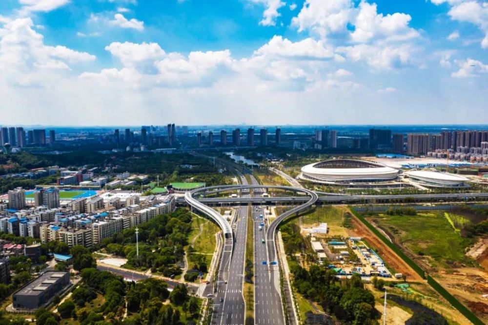 这5年我看着她越走越宽畅