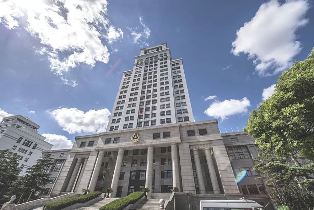 "争创优秀"变与不变中浦东公安在