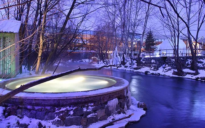 会玩|天冷了,是时候找个酒店去泡汤了