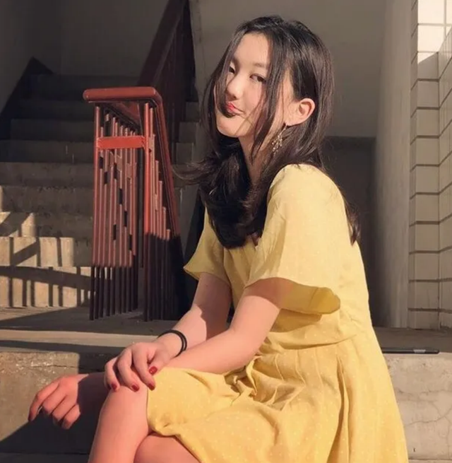 14岁李嫣近照曝光,撕掉"兔唇"标签逆袭成女神,美得不敢认_腾讯新闻