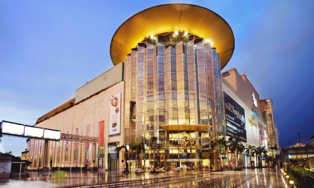 步行可到拉差达路商业街,商业街汇集了fortune town购物中心,central