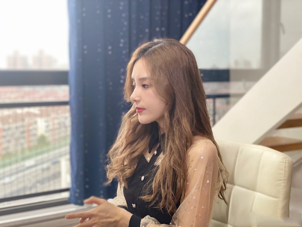 lol:rita帐号被盗照片泄露,是意外还是蓄谋已久?_腾讯新闻