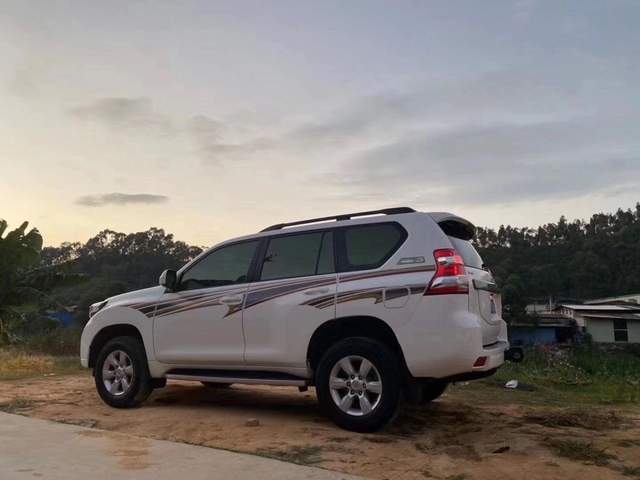 15年丰田霸道4000售价26万外观凶猛犀利堪称越野利器